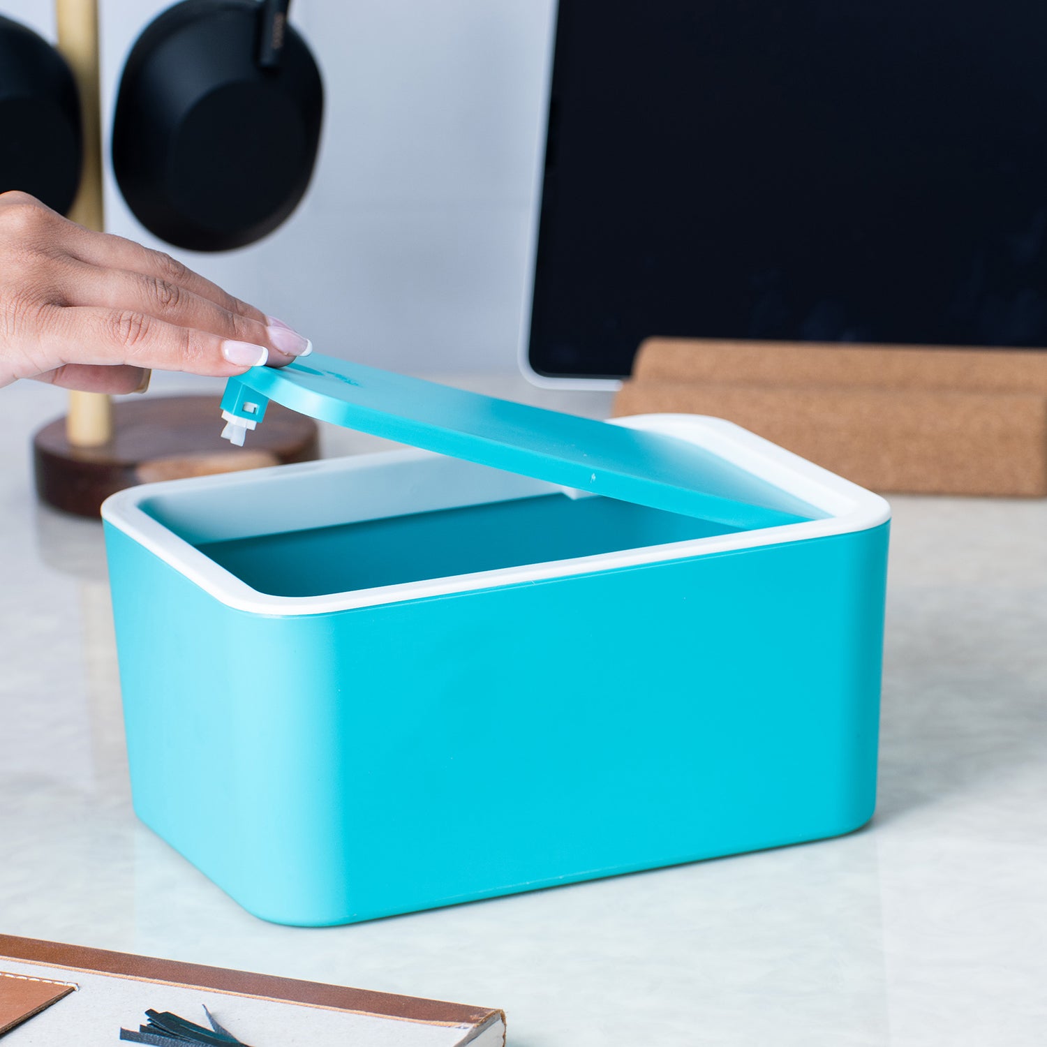 Gluman | Push Button Storage Box